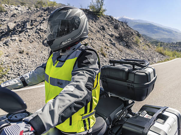 Aumenta tu capacidad de carga: Accesorios de almacenamiento para motocicletas